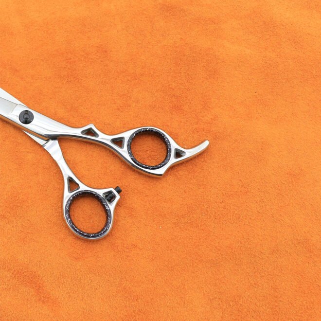 amber hair scissor